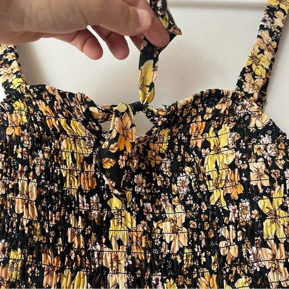 Sienna Sky Black Floral Spaghetti Strap Stretchy Crop Top XL - Picture 7 of 8